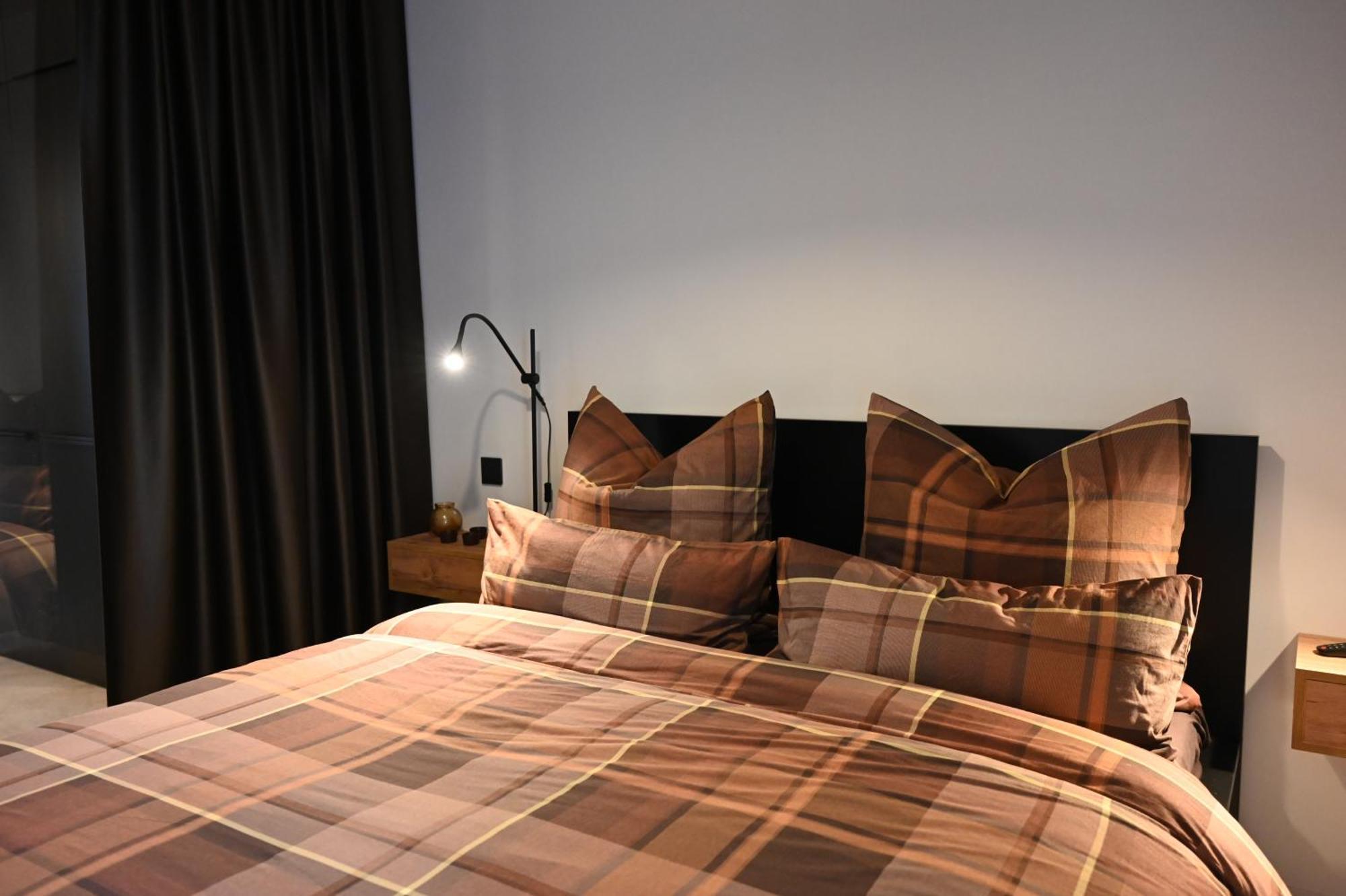 Eiwelhome - Stilvoll, Urban-ruhig Schlafen, Bahnhofsnah, Balkon Appartement Erfurt