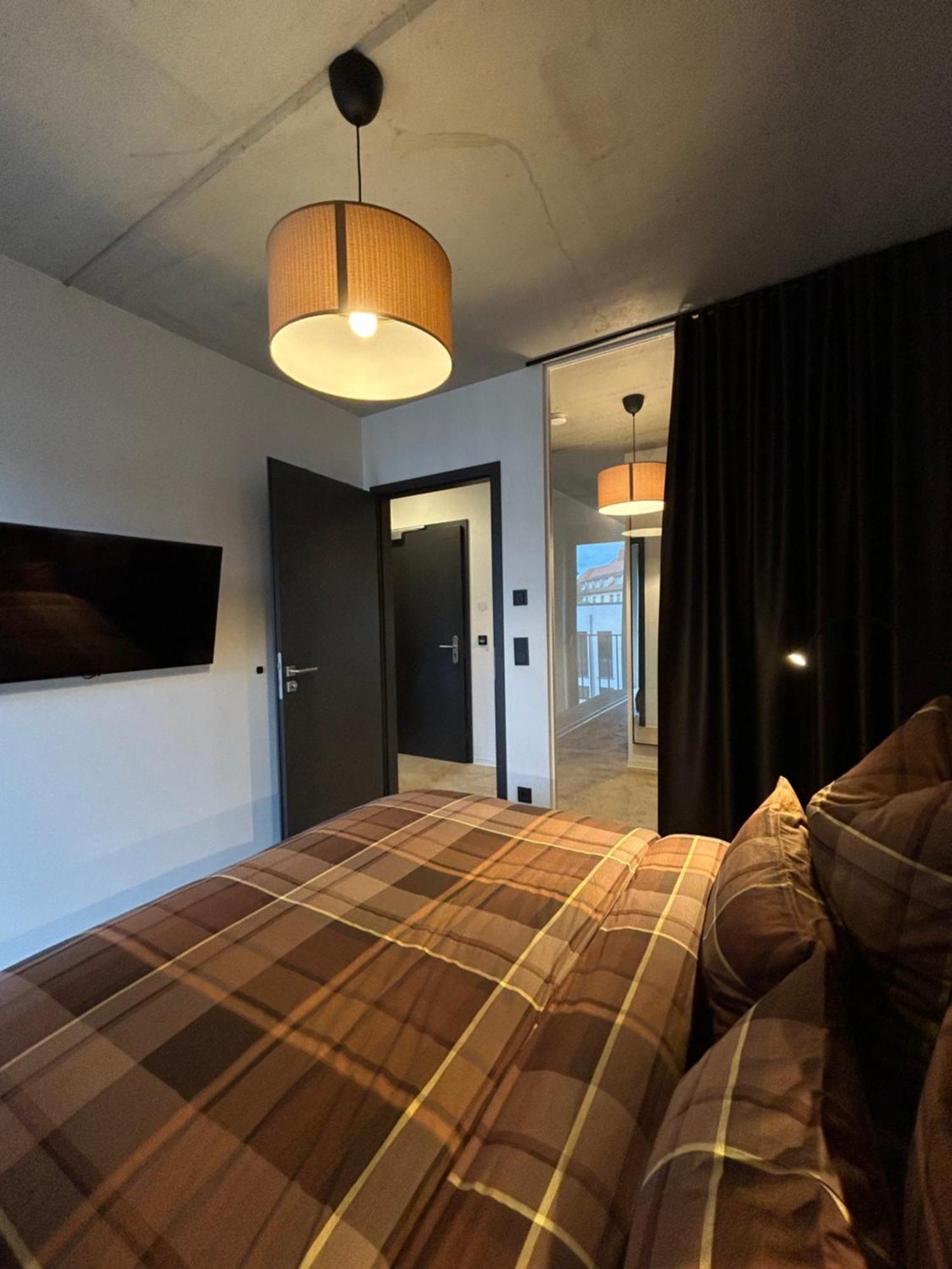 Appartement Eiwelhome - Stilvoll, Urban-ruhig Schlafen, Bahnhofsnah, Balkon *